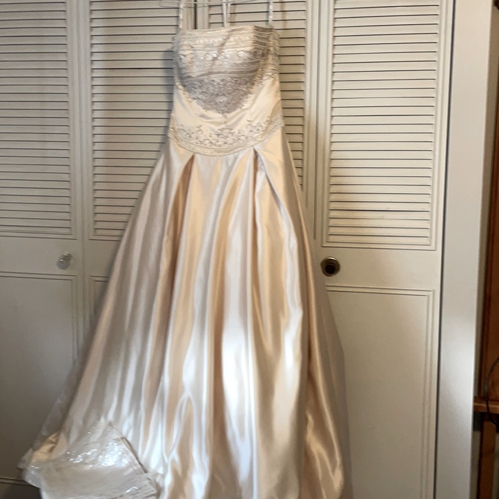 Wedding dress